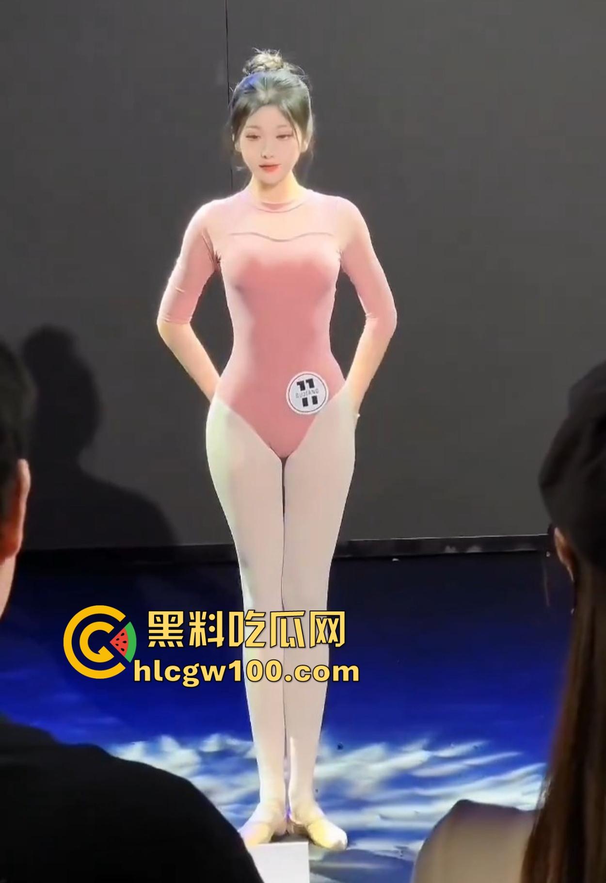 舞蹈生谁不想谈？大长腿翘屁股柔韧性炸裂，又能劈叉又能下腰，这身柔韧性谁上谁知道，所以到底都被谁拿下了？  第7张