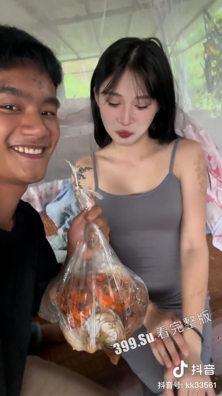 抖音15万粉 #爱可可 线下伴游陪大哥，被大哥曝光出视频，欲拒还迎，纹身一模一样，疑似抛夫离婚 成单亲妈妈  第4张