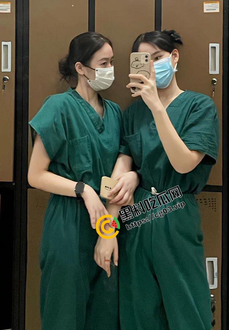 现在的小医院都这么野吗？ 白衣天使 清纯护士在手术室帮病人打飞机还口交  第2张